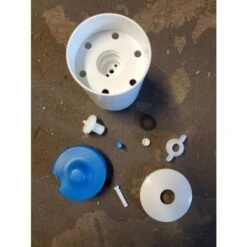 Abreuvoir Poule En Plastique Avec Pieds Imperial Easy Clean 20L Bleu Et Blanc - Gaun -Chemin des Poulaillers Boutique abreuvoir poule plastique imperial gaun filtre entierement demonte