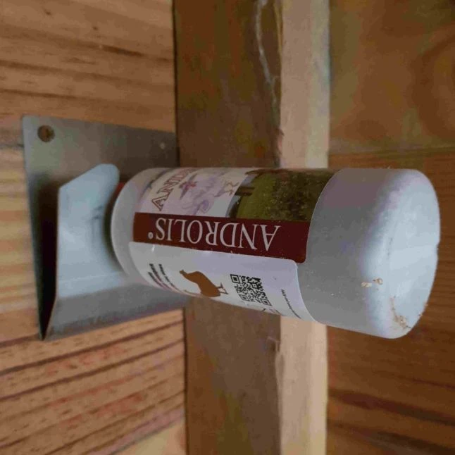 Clip De Fixation Flacon Anti Poux Rouges Biologique Pour Poule Et Oiseaux Androlis Taille M - Bestico 5 Clip De Fixation Flacon Anti Poux Rouges Biologique Pour Poule Et Oiseaux Androlis Taille M - Bestico – Image 3