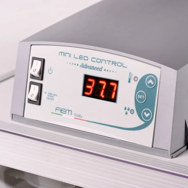 Couveuse Automatique Digitale Poule Cip Cip 28 Mini LED Advanced PVC Capacité 28 œufs - FIEM 4 Couveuse Automatique Digitale Poule Cip Cip 28 Mini LED Advanced PVC Capacité 28 œufs - FIEM – Image 2