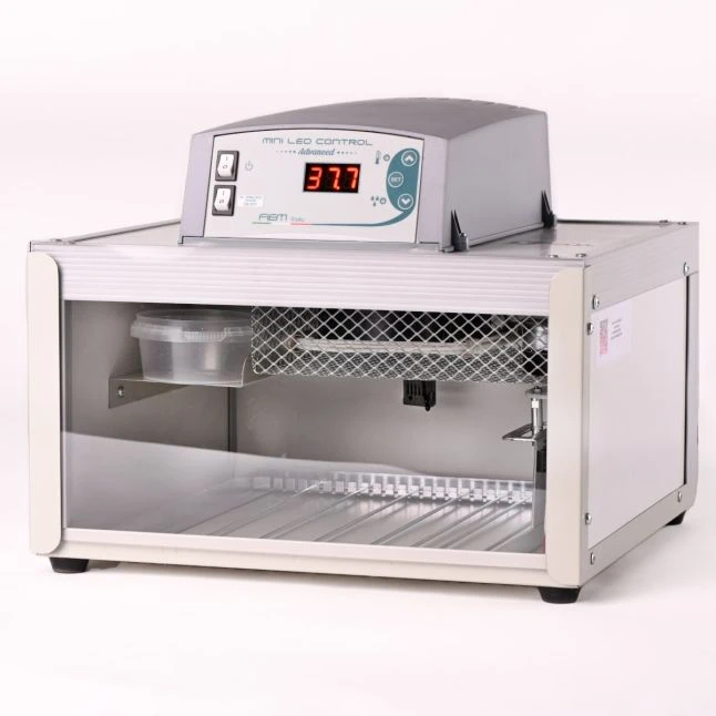 Couveuse Automatique Digitale Poule Cip Cip 28 Mini LED Advanced PVC Capacité 28 œufs - FIEM 3 Couveuse Automatique Digitale Poule Cip Cip 28 Mini LED Advanced PVC Capacité 28 œufs - FIEM