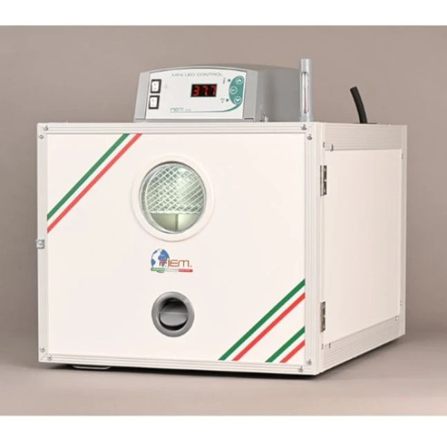 Couveuse Automatique Digitale Poule MG 70/100 Family Mini LED PVC Capacité 70 œufs - FIEM 4 Couveuse Automatique Digitale Poule MG 70/100 Family Mini LED PVC Capacité 70 œufs - FIEM – Image 2