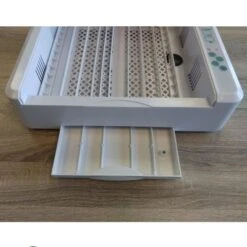 Couveuse Automatique Digitale Poule Capacité 36 œufs - HHD 13 Couveuse Automatique Digitale Poule Capacité 36 œufs - HHD -Chemin des Poulaillers Boutique couveuse oeufs hhd 36 ouverte tiroir 1