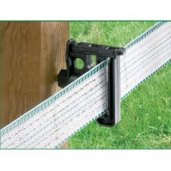 KERBL Isolateur à Clip Pour Piquet En Bois De Clôture électrique Poule Maxi Tape X 80 - Ako -Chemin des Poulaillers Boutique isolateur clip cloture maxi tape ako monte sur piquet