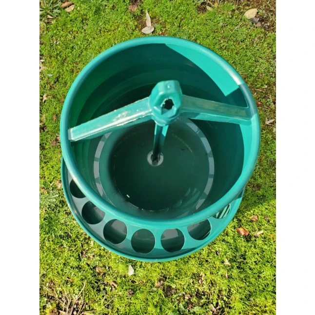 Gaun Mangeoire Poule à Pieds En Plastique Recyclé Eco 8Kg 6 Gaun Mangeoire Poule à Pieds En Plastique Recyclé Eco 8Kg – Image 4