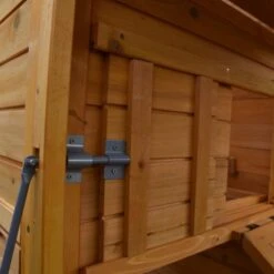 Poulailler Orava Toit Shingle Ouvrant 2 à 4 Poules -Chemin des Poulaillers Boutique orava vue m canisme porte ouverte