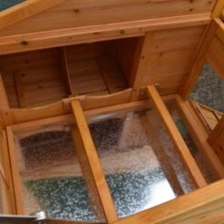 Poulailler Orava Toit Shingle Ouvrant 2 à 4 Poules -Chemin des Poulaillers Boutique orava vue partie nuit