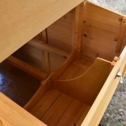 Poulailler Orava Toit Shingle Ouvrant 2 à 4 Poules -Chemin des Poulaillers Boutique orava vue pondoir ouvert