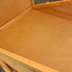 Poulailler Orava Toit Shingle Ouvrant 2 à 4 Poules -Chemin des Poulaillers Boutique orava vue zoom e grenier toit ouvert