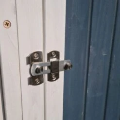 Poulailler Deluxe Bleu Toit Shingle Gris 10 à 12 Poules -Chemin des Poulaillers Boutique poulailler deluxe 12 poules bleu zoom loquet porte