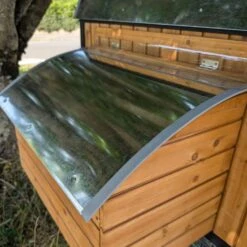 Poulailler Finlandais Toit Tôle Isolé Ouvrable 4 à 8 Poules -Chemin des Poulaillers Boutique poulailler finlandais toit tole isole 4 a 8 poules vue pondoir