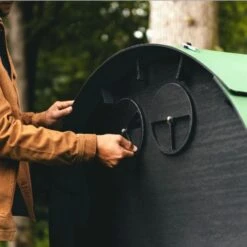 Poulailler Nestera Sur Roues Le Wagon Plastique Recyclé 8 à 15 Poules 14 Poulailler Nestera Sur Roues Le Wagon Plastique Recyclé 8 à 15 Poules -Chemin des Poulaillers Boutique poulailler plastique le wagon 8 poules nestera trous aeration