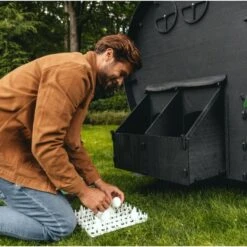 Poulailler Nestera Sur Roues Le Wagon Plastique Recyclé 8 à 15 Poules 13 Poulailler Nestera Sur Roues Le Wagon Plastique Recyclé 8 à 15 Poules -Chemin des Poulaillers Boutique poulailler plastique le wagon 8 poules nestera vue pondoir