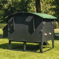 Poulailler Nestera Sur Pieds Taille L Plastique Recyclé 8 à 15 Poules 15 Poulailler Nestera Sur Pieds Taille L Plastique Recyclé 8 à 15 Poules -Chemin des Poulaillers Boutique poulailler plastique recycle nestera l arriere lum