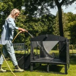 Poulailler Nestera Sur Pieds Taille S Plastique Recyclé 3 à 5 Poules 19 Poulailler Nestera Sur Pieds Taille S Plastique Recyclé 3 à 5 Poules -Chemin des Poulaillers Boutique poulailler plastique recycle nestera nettoyage facile 2