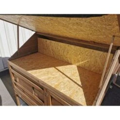 Poulailler Plymouth Toit Shingle Ouvrant 4 à 6 Poules Bois FSC Avec Extension Parc Grillagé 27 Poulailler Plymouth Toit Shingle Ouvrant 4 à 6 Poules Bois FSC Avec Extension Parc Grillagé -Chemin des Poulaillers Boutique poulailler plymouth bois fsc toit ouvert coffre 3