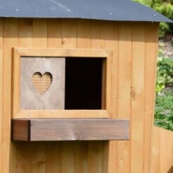 Poulailler Roulotte Toit Tôle 6 à 10 Poules Mobile -Chemin des Poulaillers Boutique poulailler roulotte vue fenetre 1