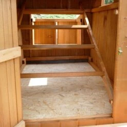 Poulailler Roulotte Toit Tôle 6 à 10 Poules Mobile -Chemin des Poulaillers Boutique poulailler roulotte vue interieur