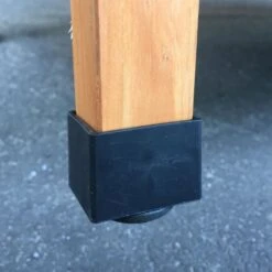 Poulailler Farmer XL Toit En Tôle Ouvrant 6 à 10 Poules Bois FSC -Chemin des Poulaillers Boutique poulailler farmer detail pied 1