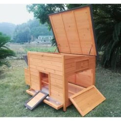 Poulailler Sussex XL Toit Shingle Noir Ouvrant 6 à 10 Poules Bois FSC -Chemin des Poulaillers Boutique poulailler sussex profil avant tout ouvert