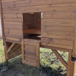 Poulailler Farmer XL Toit Tôle Ouvrant 6 à 10 Poules Bois FSC Avec Rehausse -Chemin des Poulaillers Boutique poulialler farmer avec rehausse trappe arriere 1