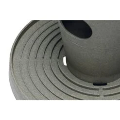 Mangeoire Tour Pour Poule Feed Tower Grise En Plastique Recyclé - Beeztees 11 Mangeoire Tour Pour Poule Feed Tower Grise En Plastique Recyclé - Beeztees -Chemin des Poulaillers Boutique tour d alimentation pour poule beeztees vue 4