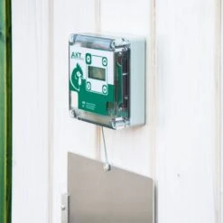 Portier électronique Poulailler Toutes Options à Piles VSE - AXT Electronic -Chemin des Poulaillers Boutique vse portier automatique a piles toutes options axt installe